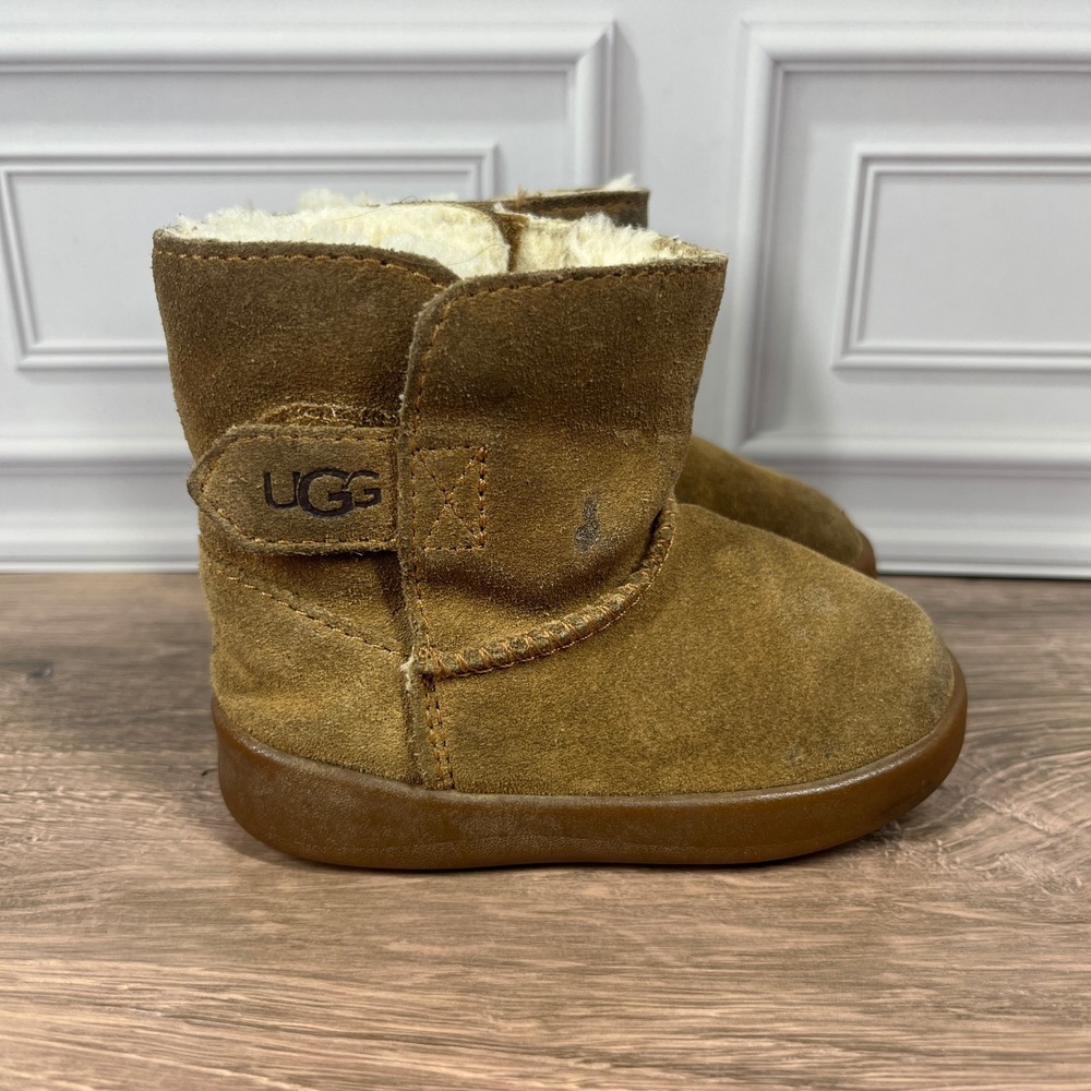 UGG Keelan Boots Kids Chestnut Suede Shearling Lined 1096089I Size 4/5
